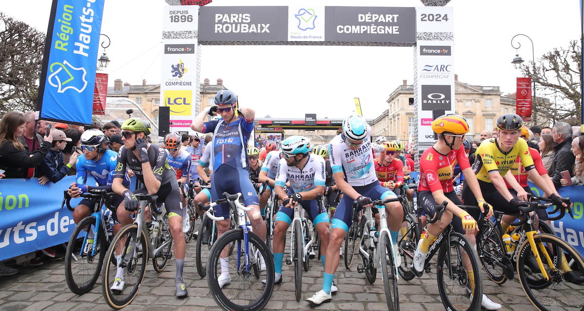 La partenza della Parigi-Roubaix