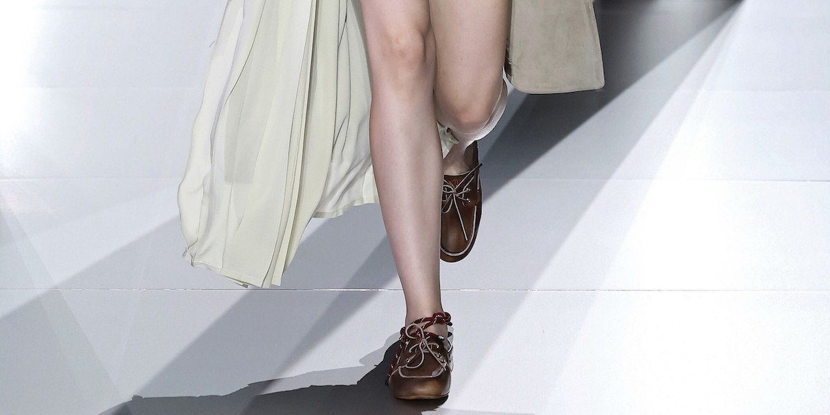 La scarpe da barca nella collezione di Miu Miu, primavera/estate 2024, Parigi, 3 ottobre 2023
(ANSA)