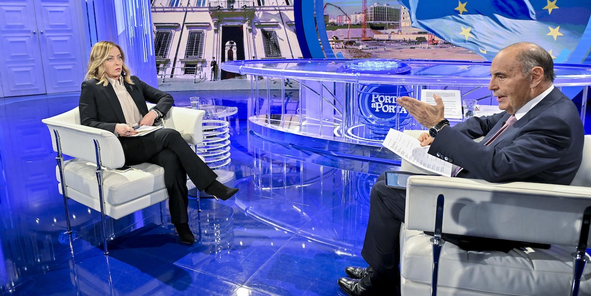 La presidente del Consiglio Giorgia Meloni intervistata da Bruno Vespa a Porta a Porta (ANSA/ALESSANDRO DI MEO)