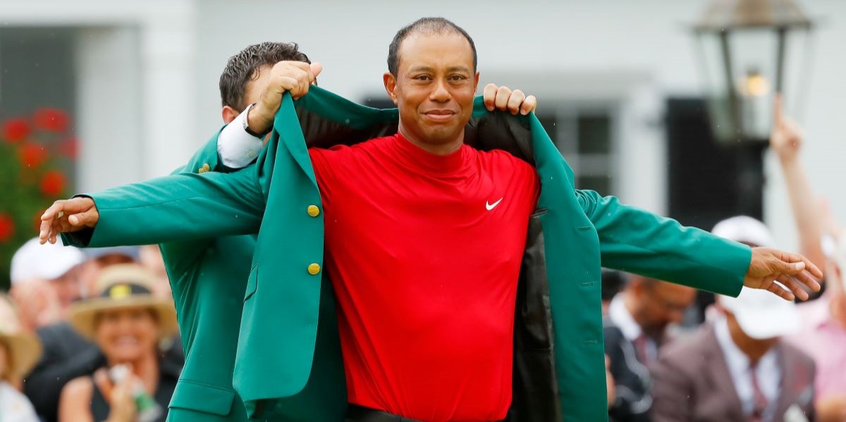 Tiger Woods indossa la giacca verde nel 2019, anno in cui vinse il suo quinto Augusta Masters (Kevin C. Cox/Getty Images)