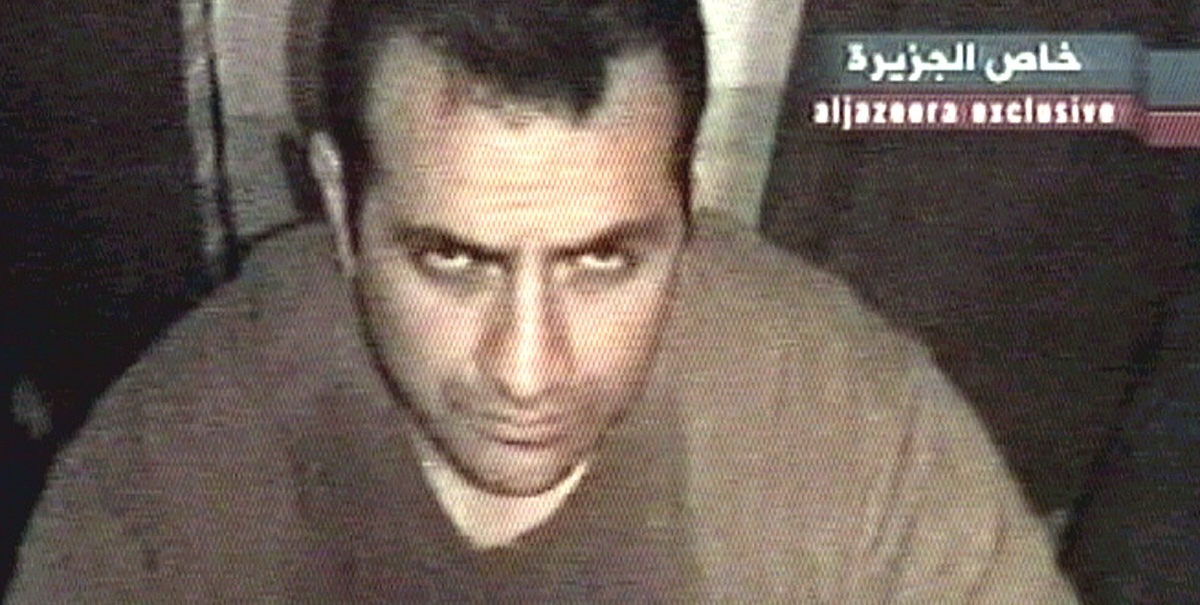Un fermo immagine di un video della televisione Al Jazeera in cui compare Fabrizio Quattrocchi durante il rapimento (ANSA/TO-PAL)