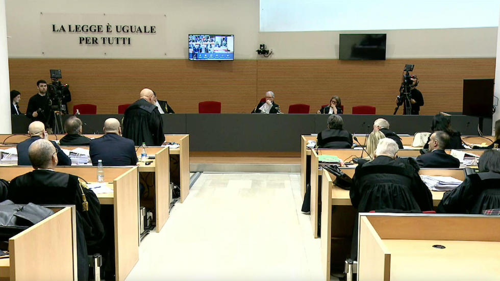 L'aula della Corte d'Appello di Brescia durante la prima udienza