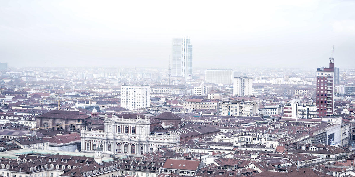 vista di Torino dalla Mole, con il cielo grigio per lo smog