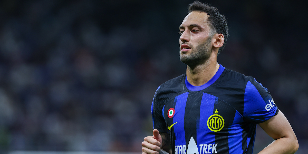 Hakan Calhanoglu dell'Inter (Fabrizio Carabelli/SOPA Images via ZUMA Press Wire)