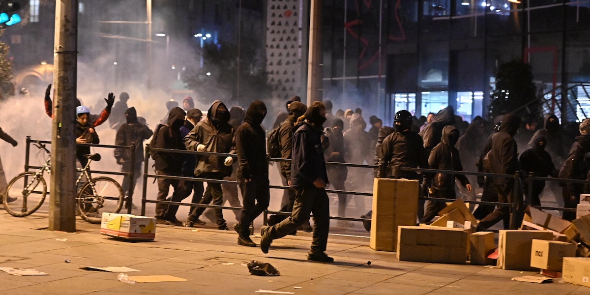 La manifestazione in solidarietà con Alfredo Cospito a Torino, 4 marzo 2023 (ANSA/ Tino Romano)