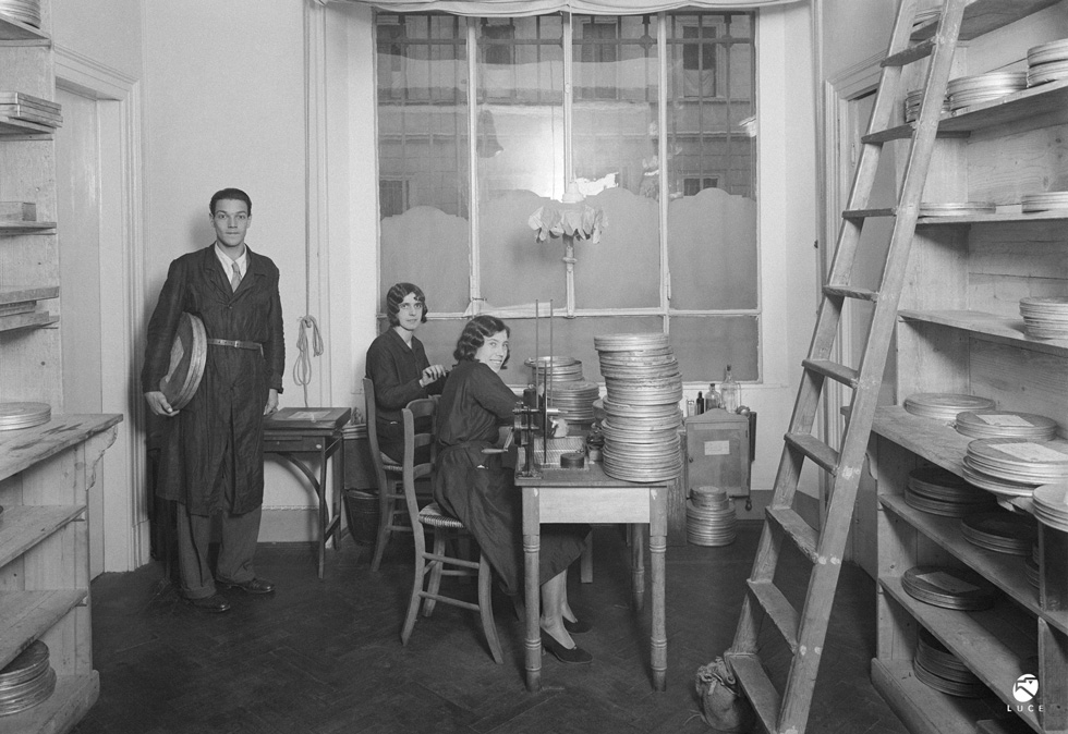 Impiegati di un'agenzia dell'Istituto Luce a Venezia, 1931 © Archivio Luce