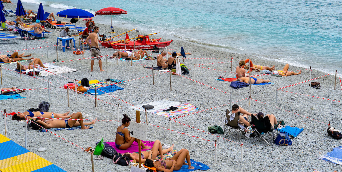 Una spiaggia della Liguria, 10 settembre 2020 (ANSA foto)