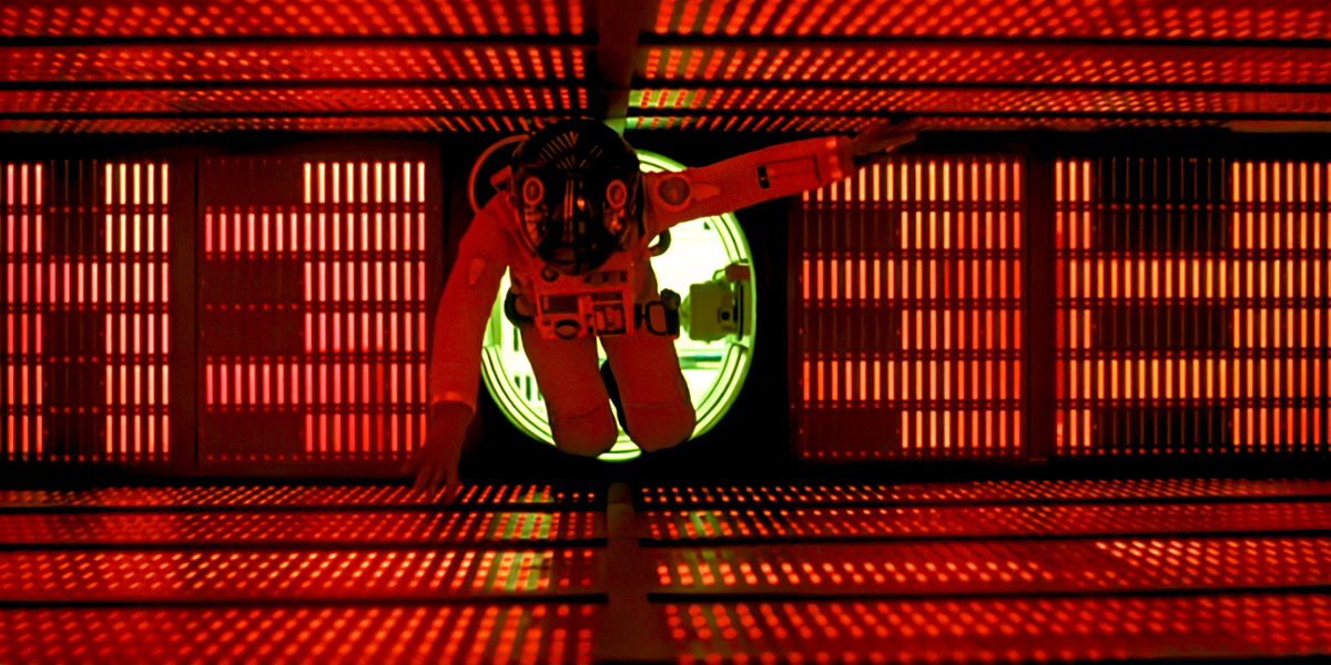David, il protagonista di 2001: Odissea nello spazio prova a disattivare il computer HAL 9000 (Metro-Goldwyn-Mayer)