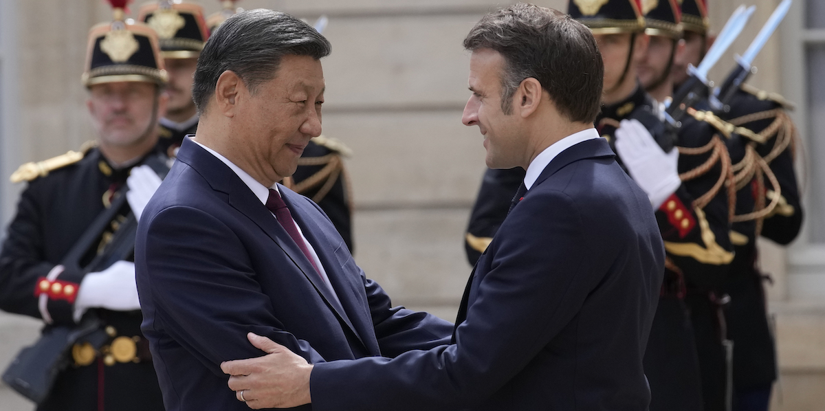 Emmanuel Macron e Xi Jinping all'Eliseo, Parigi, 6 maggio 2024 (AP Photo/Christophe Ena)