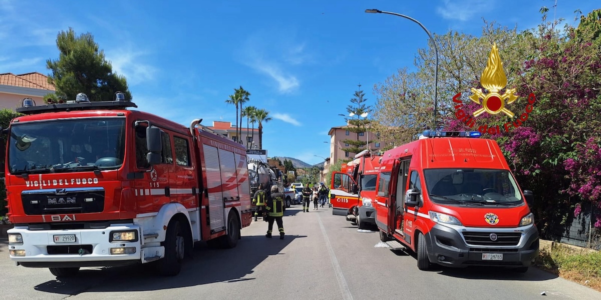 I vigili del fuoco a Casteldaccia, 6 maggio 2024 (NPK ANSA/ Ufficio stampa Vigili del Fuoco)
