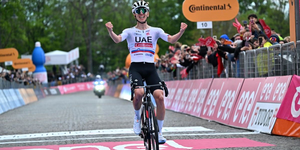 Tadej Pogačar, 25 anni, domenica a Oropa (Biella) ha vinto la sua prima tappa al Giro d'Italia (ANSA/LUCA ZENNARO)