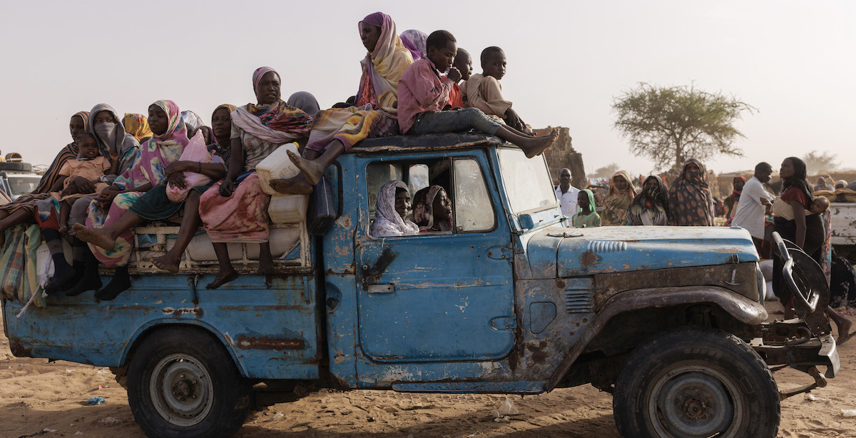 Profughi del Darfur arrivati nel confinante Ciad, 23 aprile 2024 (Dan Kitwood/Getty Images)