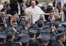 Papa Francesco arriva in Piazza San Pietro per la consueta udienza del mercoledì