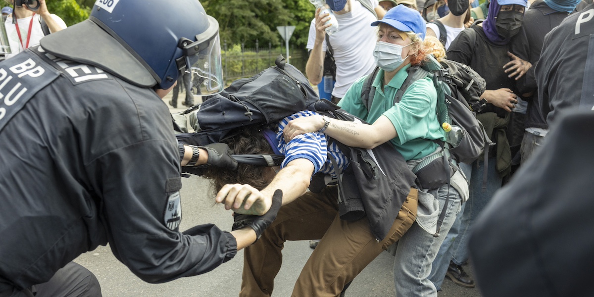 There were heavy clashes between police and protesters outside the Tesla factory in Grünheide, Germany