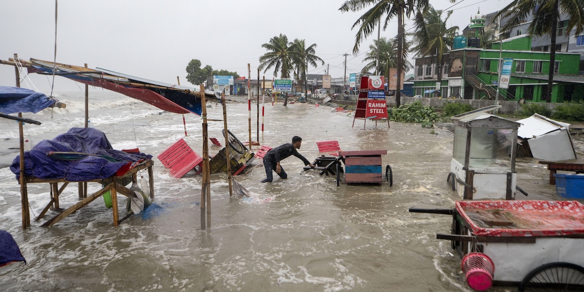 Nel sud del Bangladesh le case dove vivevano circa 800mila persone sono state evacuate per una tempesta tropicale