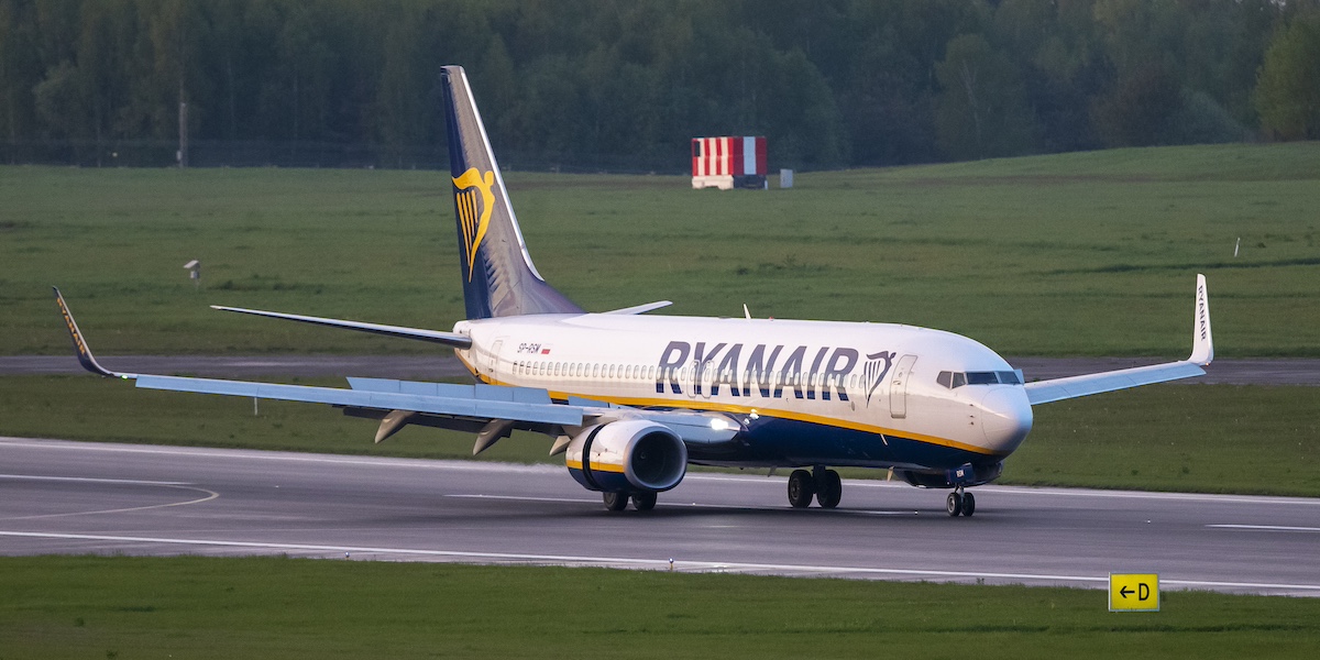 A Ryanair aircraft departing from Bologna and heading to Brussels made an emergency touchdown in Luxembourg