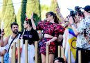 Annalisa, che è stata la madrina del Pride di Roma, su un carro durante la parata