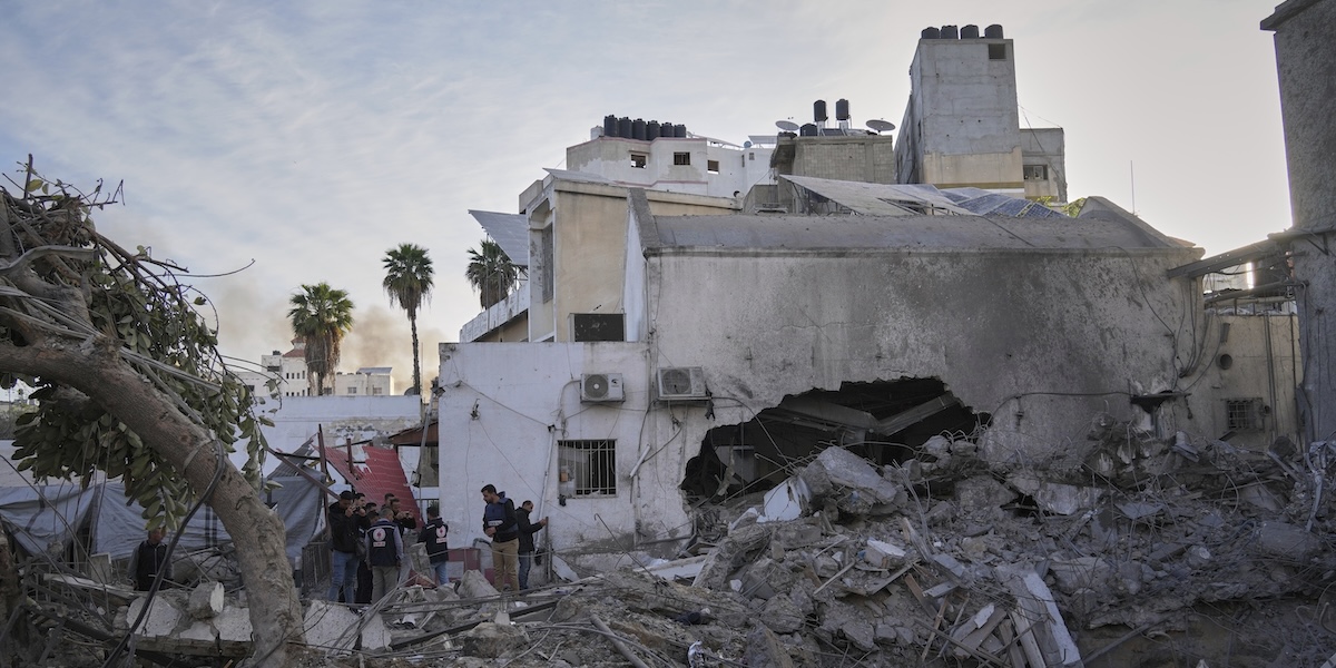 Un reparto dell'ospedale al Ahli dopo il bombardamento, 13 aprile 2025 (AP Photo/Jehad Alshrafi)