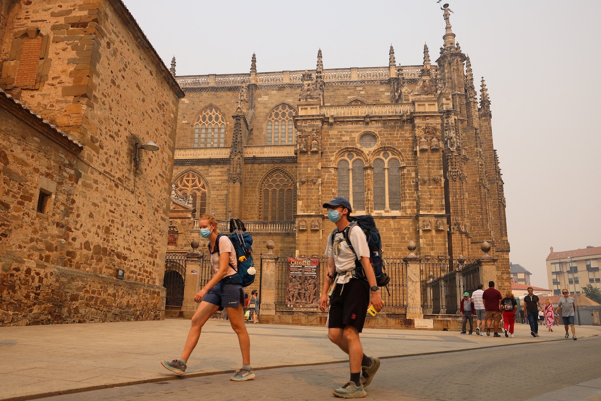 La Spagna ha chiuso parte del Cammino di Santiago a causa degli incendi