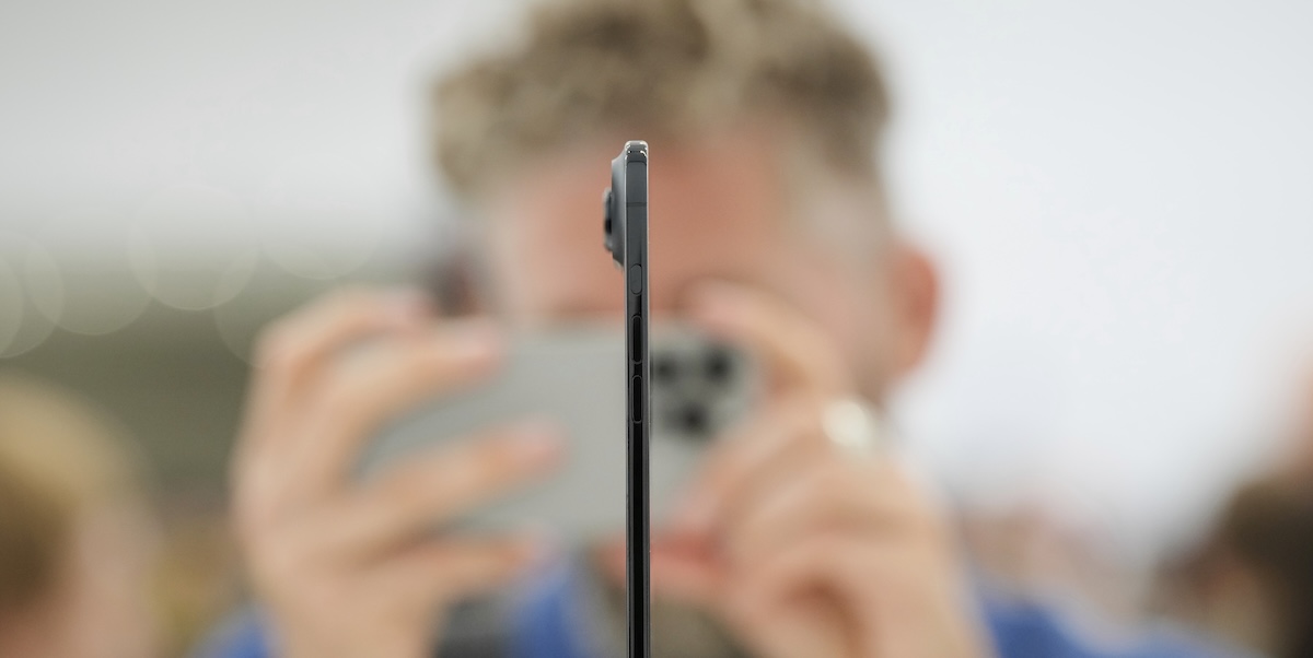 Il nuovo iPhone Air, sottilissimo