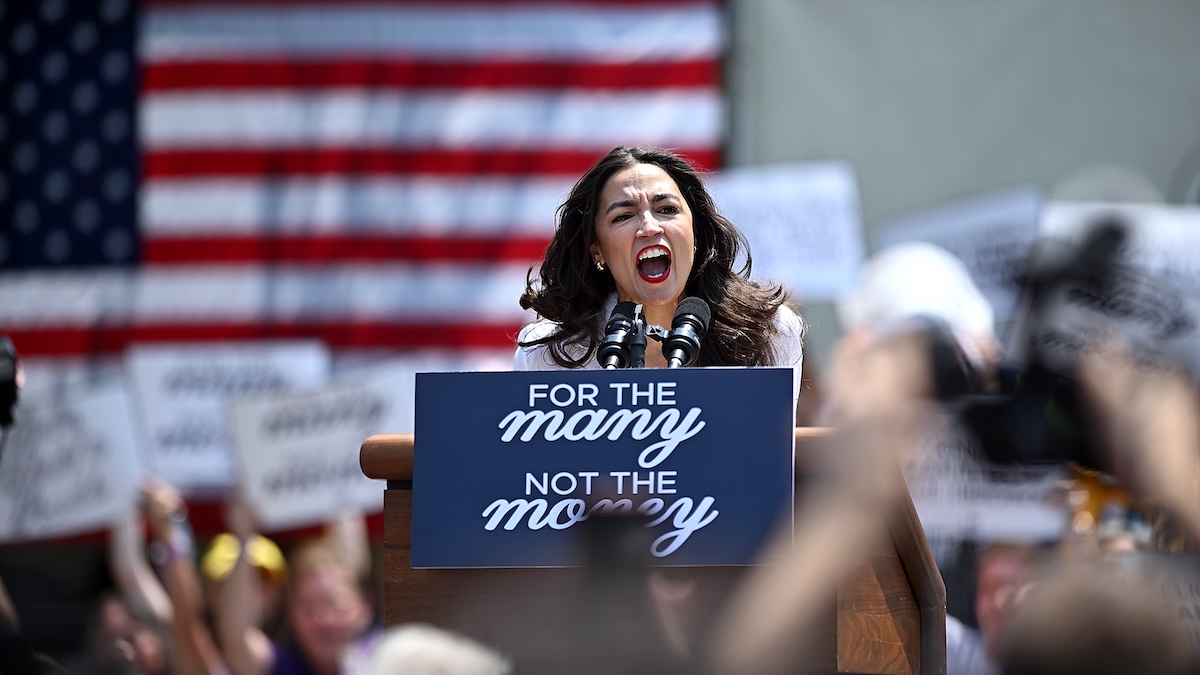 I politici statunitensi stanno spostando o cancellando i comizi