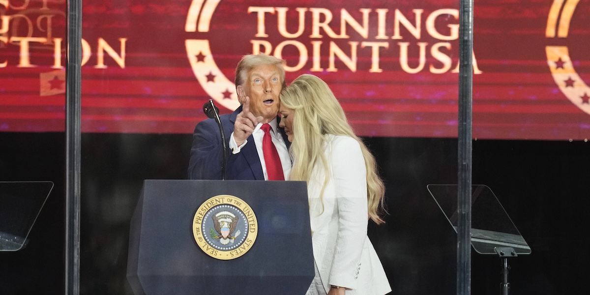 Il funerale di Charlie Kirk ha mischiato politica e religione