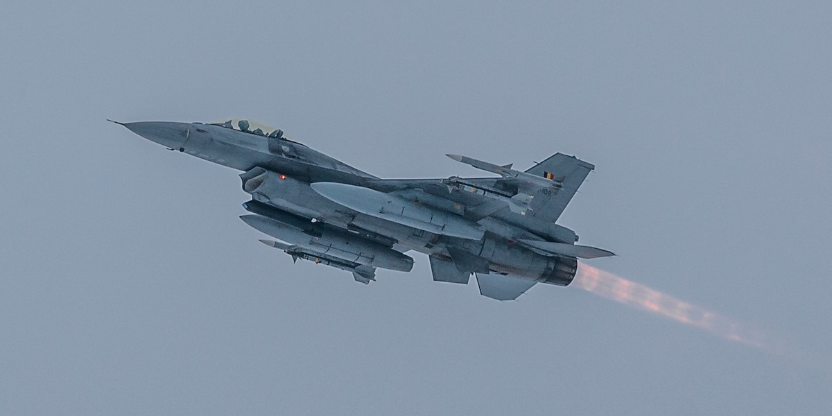 La NATO potrebbe abbattere i caccia russi che sconfinano?