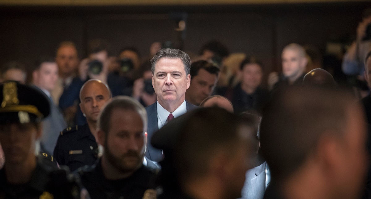 L’ex direttore dell’FBI James Comey è stato incriminato
