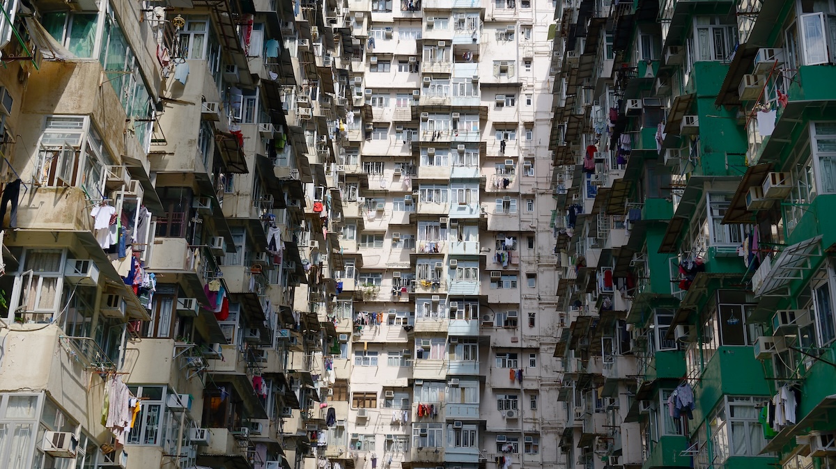 Hong Kong vuole migliorare i suoi minuscoli appartamenti