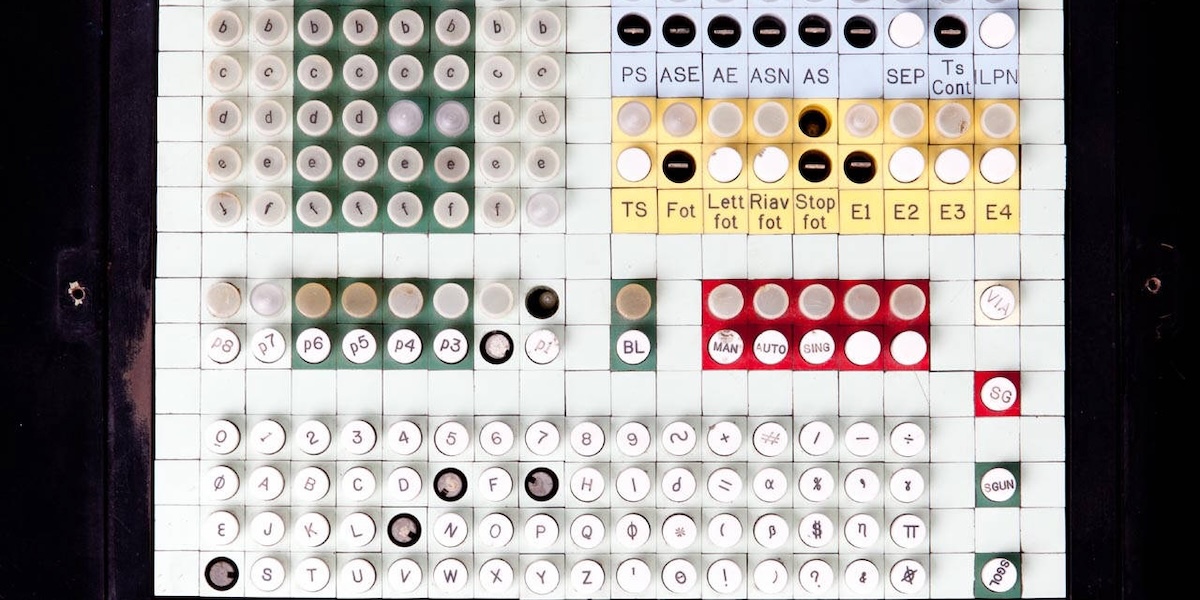 L’enorme e funzionante computer degli anni ’50 custodito in una scuola in Toscana