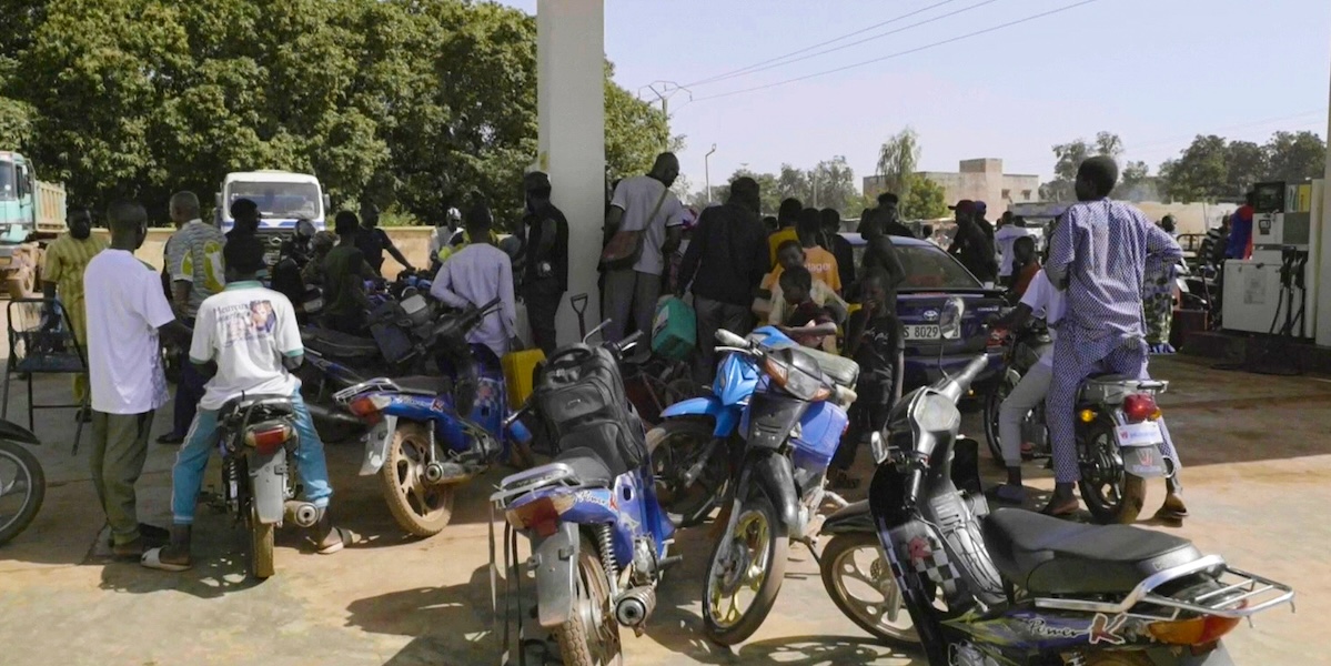 In Mali non si va più a scuola perché manca la benzina