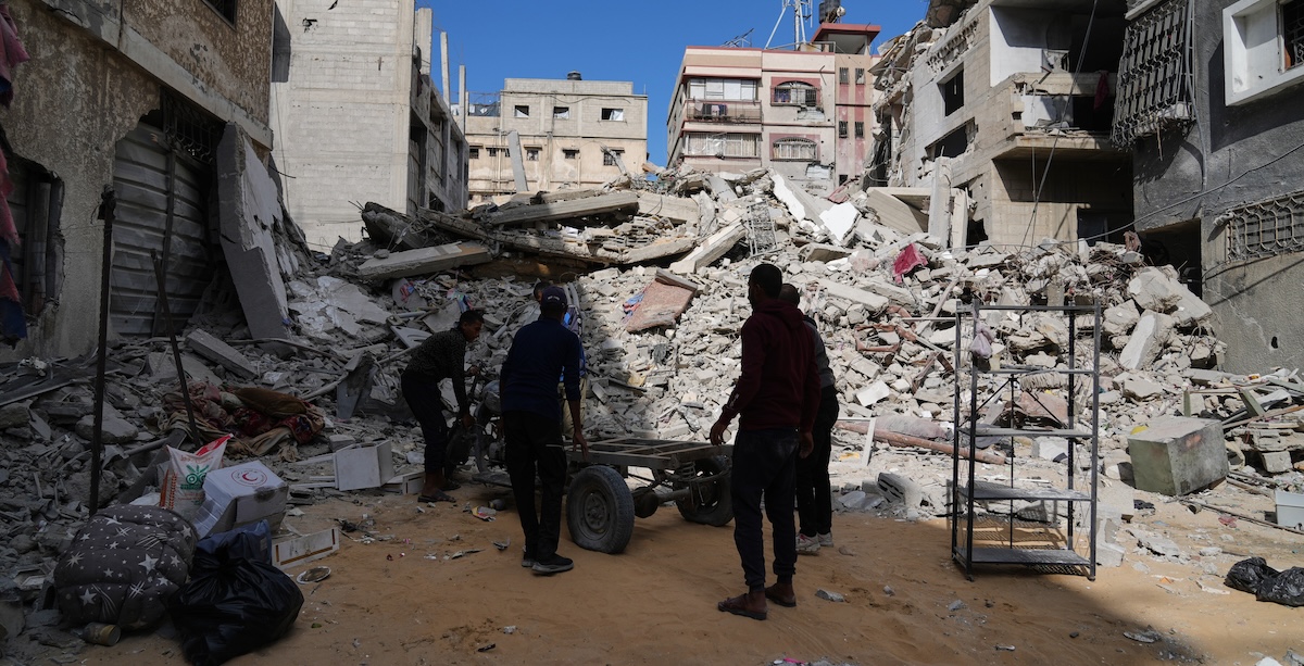 I più recenti bombardamenti israeliani su Gaza hanno ucciso oltre 100 persone