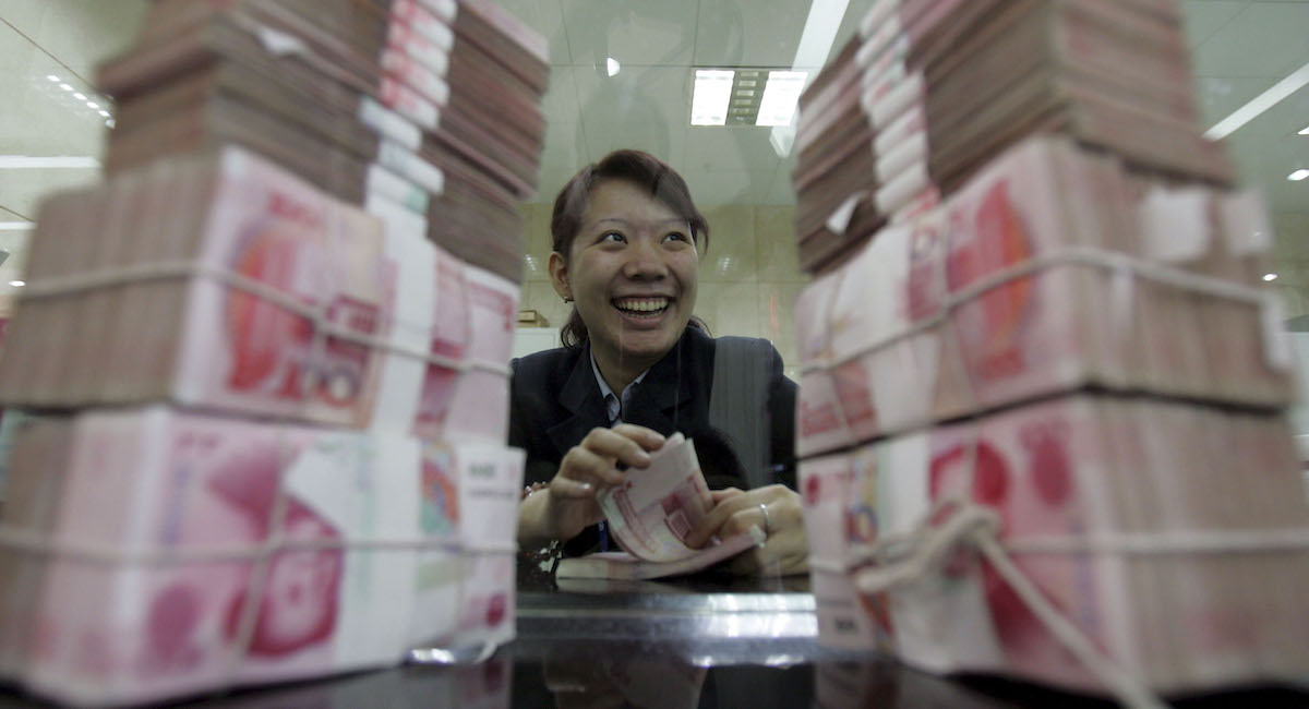 Meno dollari, più yuan