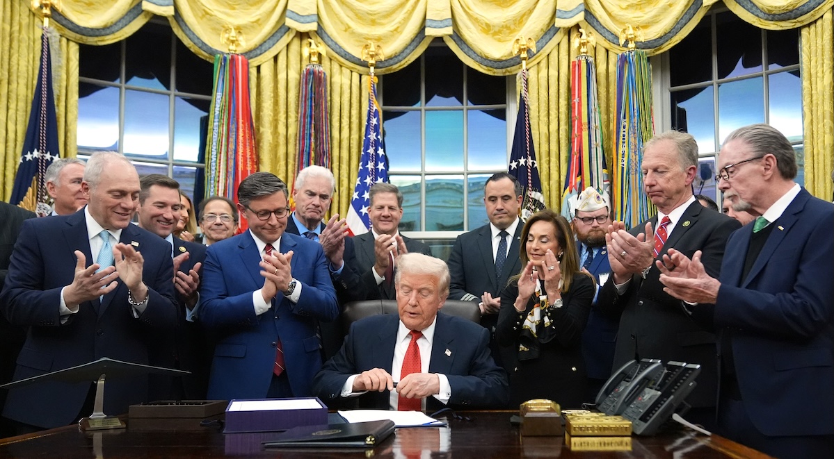 Negli Stati Uniti è finito il più lungo shutdown di sempre