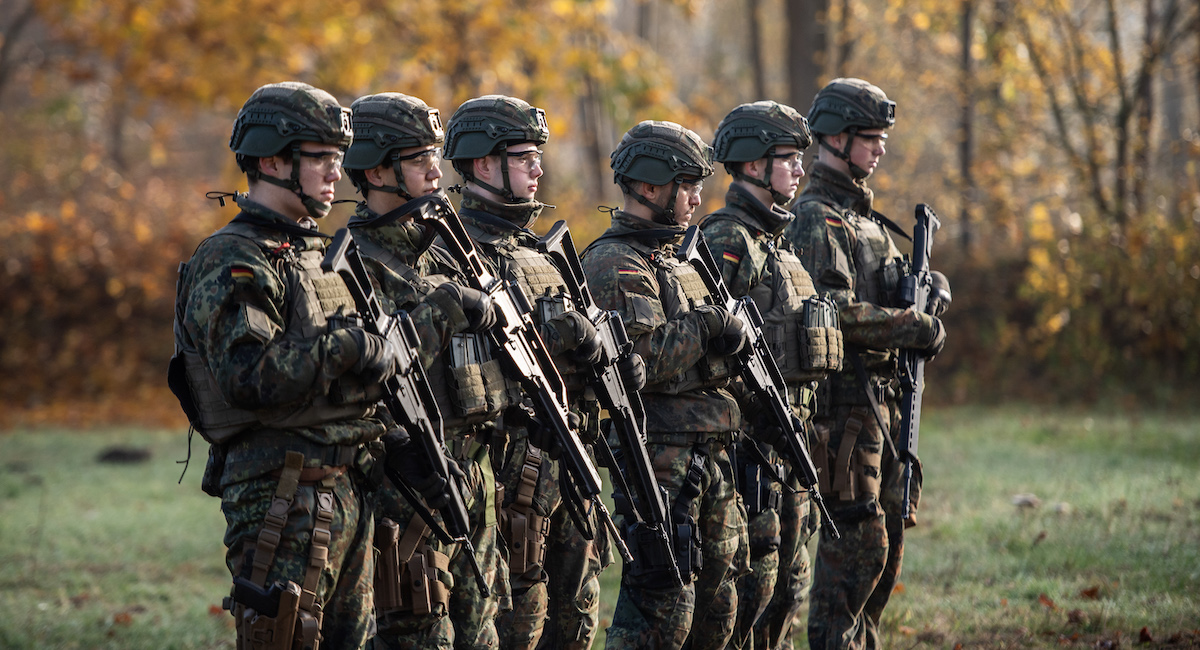 In Germania non tornerà la leva obbligatoria, per ora