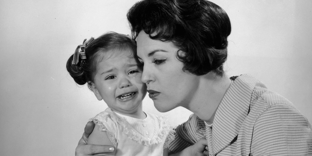 Non è più obbligatorio dare un bacio a zia