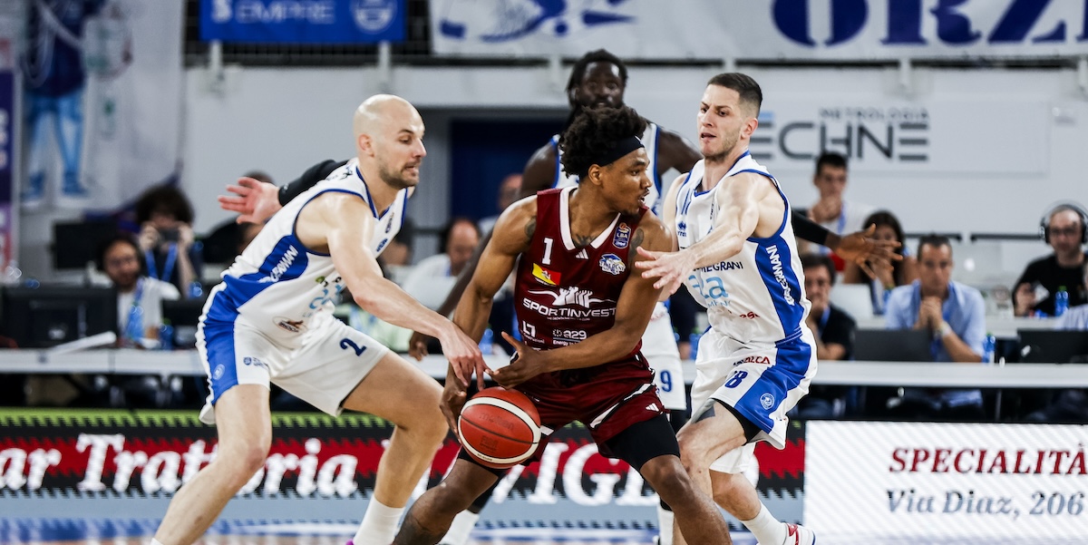 Nel basket Trapani va alla grande, ma è messa male