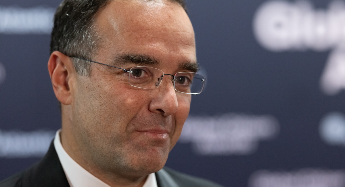 Chi sono i greci che vogliono comprare Repubblica