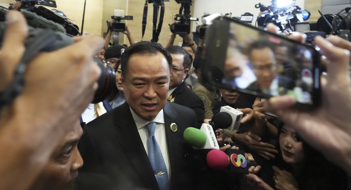 In Thailandia c’è anche una crisi di governo, di nuovo