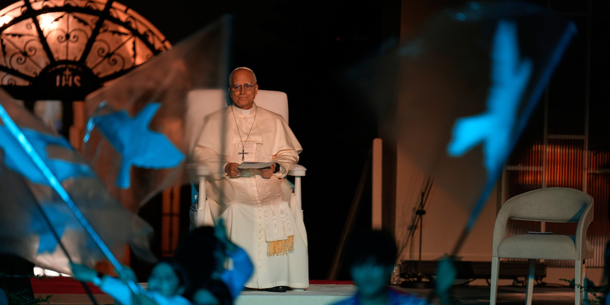 Anche il papa sta attaccato allo smartphone di notte