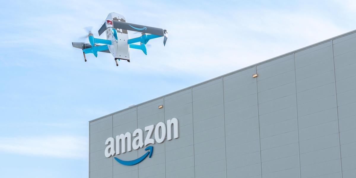 Amazon ha detto che in Italia non consegnerà i pacchi con i droni