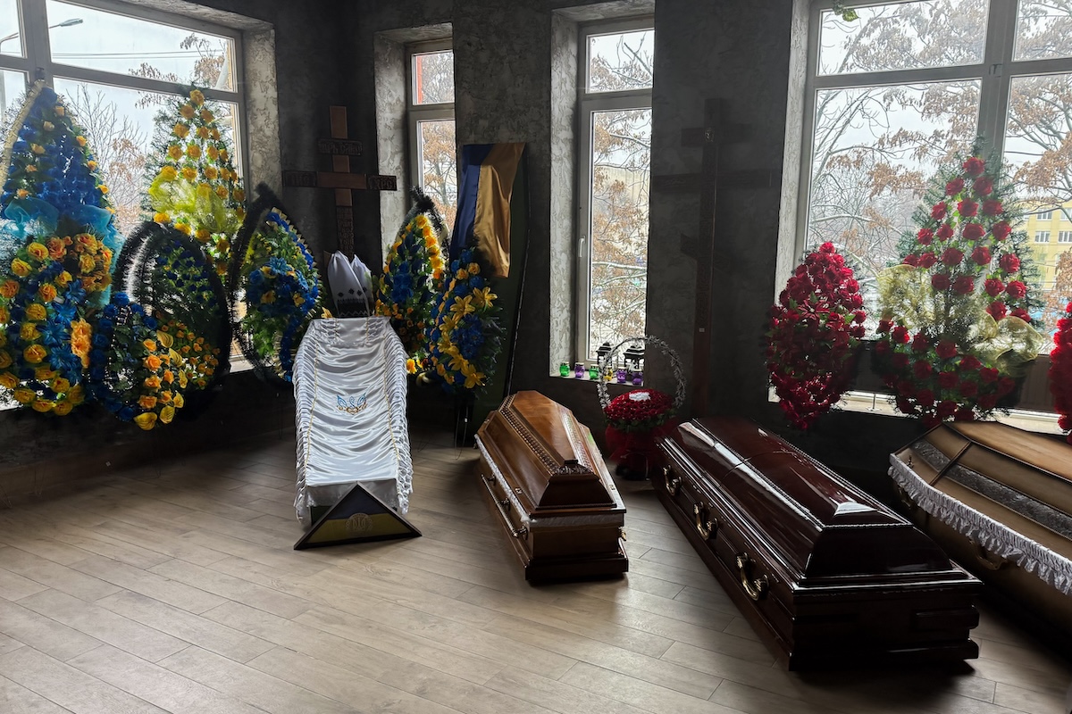 Ricostruire i volti delle persone ucraine uccise in guerra