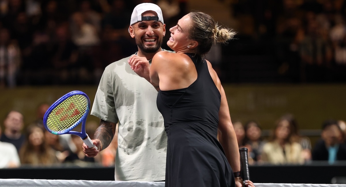 Nick Kyrgios, ex numero 13 e oggi numero 671 al mondo, e Aryna Sabalenka, numero 1 al mondo del ranking femminile (Christopher Pike/Getty Images)