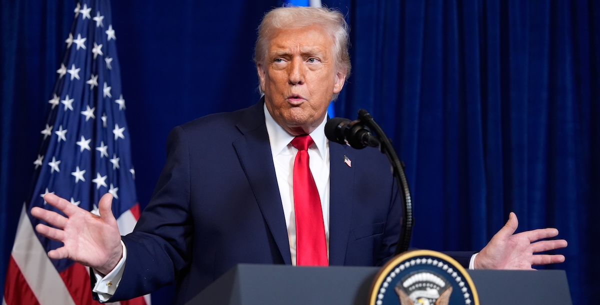 Trump dice che ritirerà la Guardia Nazionale da Chicago, Los Angeles e Portland