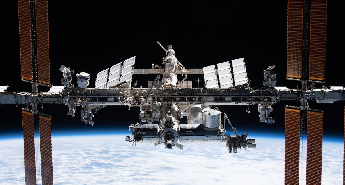 Per la prima volta la NASA ha deciso un rientro anticipato dalla Stazione Spaziale Internazionale