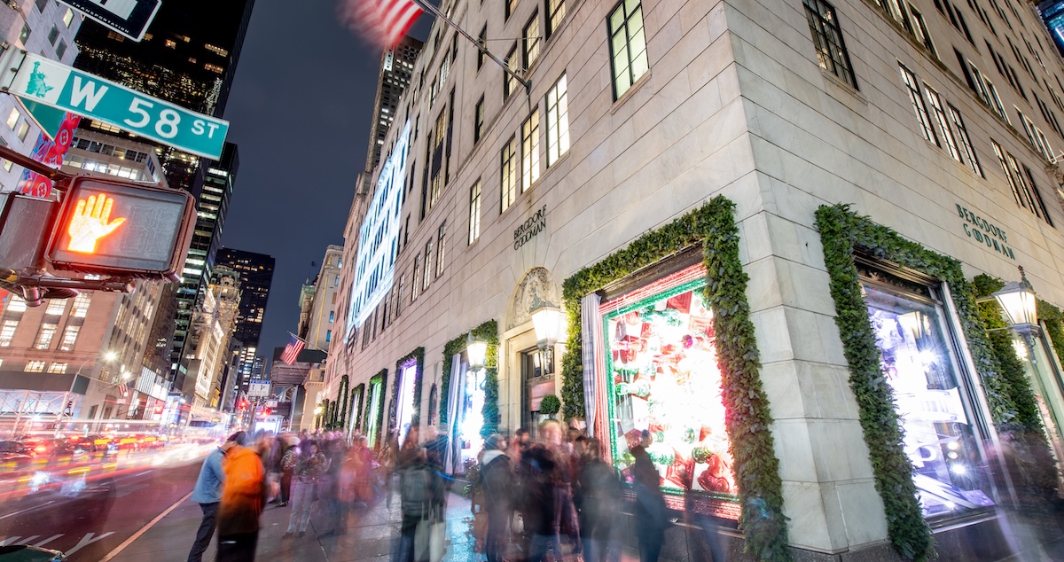 Le vetrine di Bergdorf Goodman a New York, 2019. (Roy Rochlin/Getty Images)