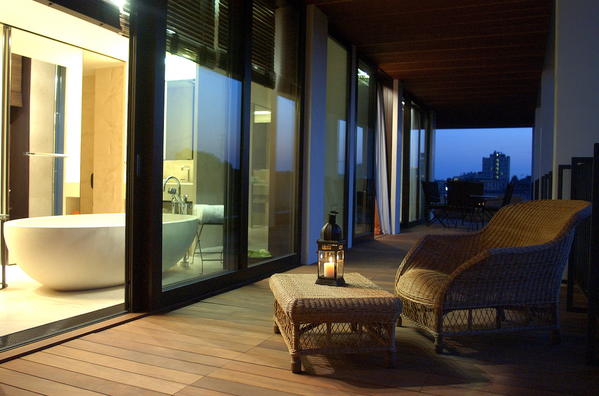 Negli hotel la privacy dei bagni non è più una priorità