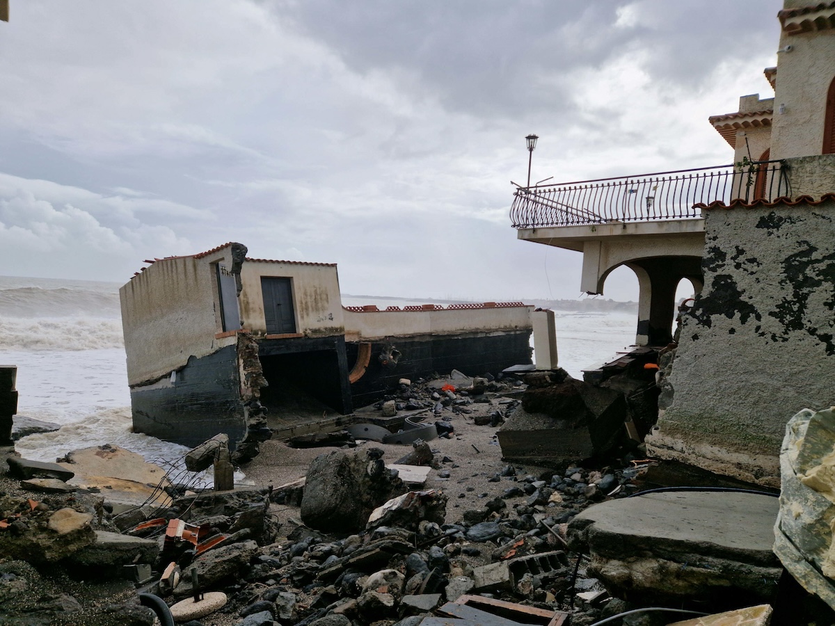 E se usassimo i soldi del ponte sullo Stretto per i danni del ciclone Harry?