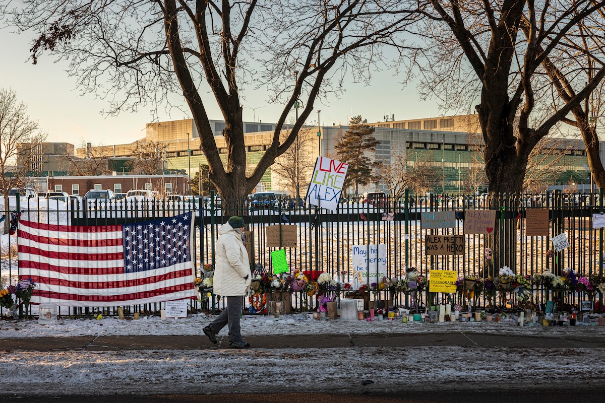 Sono stati due agenti a sparare ad Alex Pretti