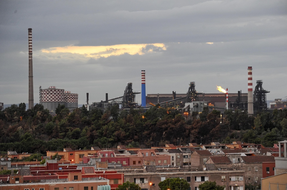 L’altoforno 2 dell’ex ILVA è quasi pronto a ripartire